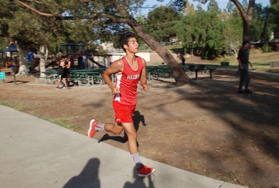 Senior Mark Paul at Craig Park running the Freeway League Preview on Sept. 27. Photo by Christian Yousling.