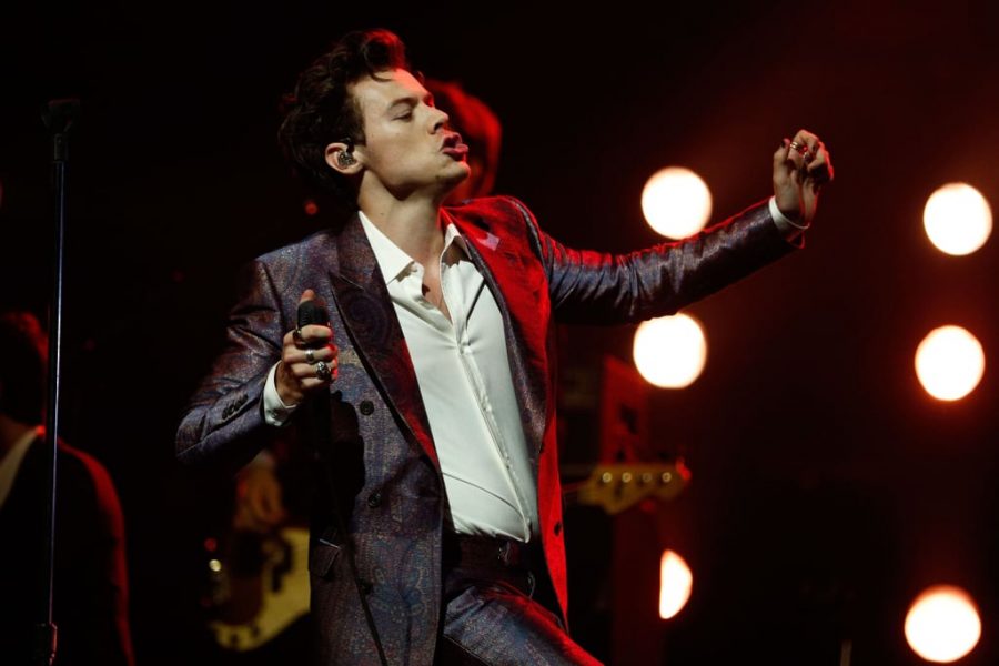 Harry Styles will perform a single, sold-out show Dec. 13 at The Forum in Inglewood to celebrate the release of Fine Line. Tribe Tribune reporter Lexi Ruesga, lucky girl, will attend the concert tonight. Image Source: Getty/ Zak Kaczmarek