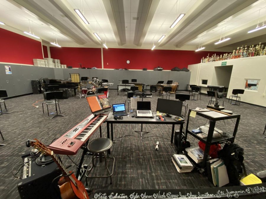 Music teacher Troy Trimble teaches five different classes using 3 different screens during Distance Learning. Photo courtesy of Troy Trimble.