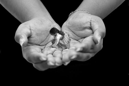 Senior Jessica Sosa’s project was presented at the Truth in a Shrinking World gallery show on Dec. 8. The show will be on display until Jan. 8. For this image, Sosa took a photo of her friend’s hands and a photo of her friend’s young sister. She said, “The message that I am conveying is how life is literally in our hands, as well as how we should keep life close to us because it is such a precious thing that we must cherish.”