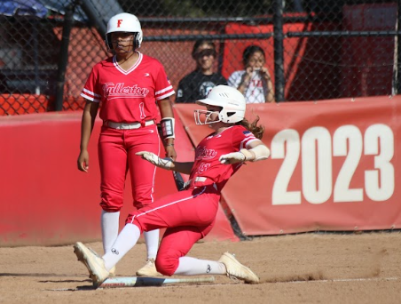 Sophomore Olivia Wilder slides to base.
