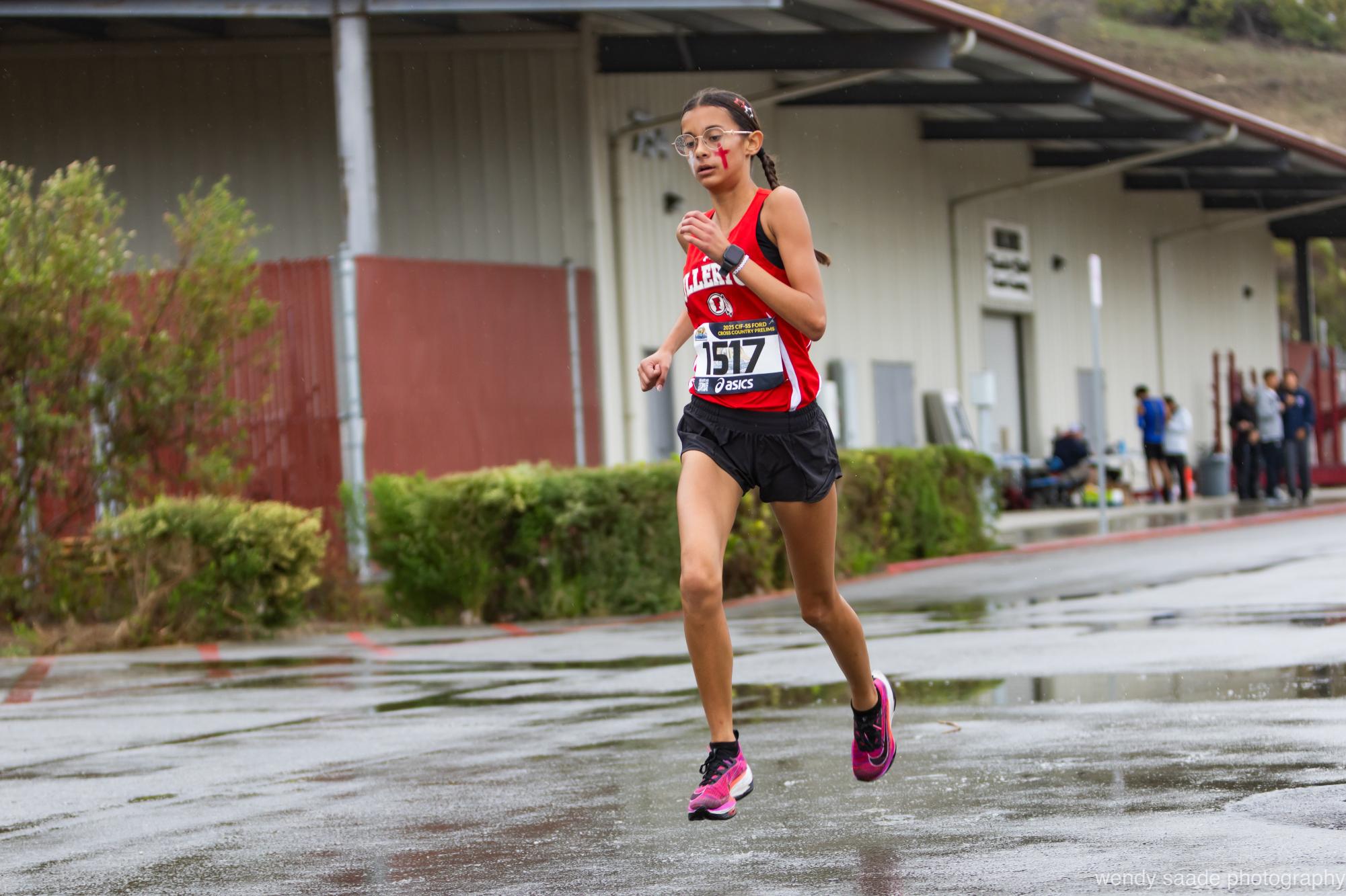 Freshman Reagan Duncan led the Fullerton cross country team to a fourth place finish at CIF Prelims with a time of 18:38.